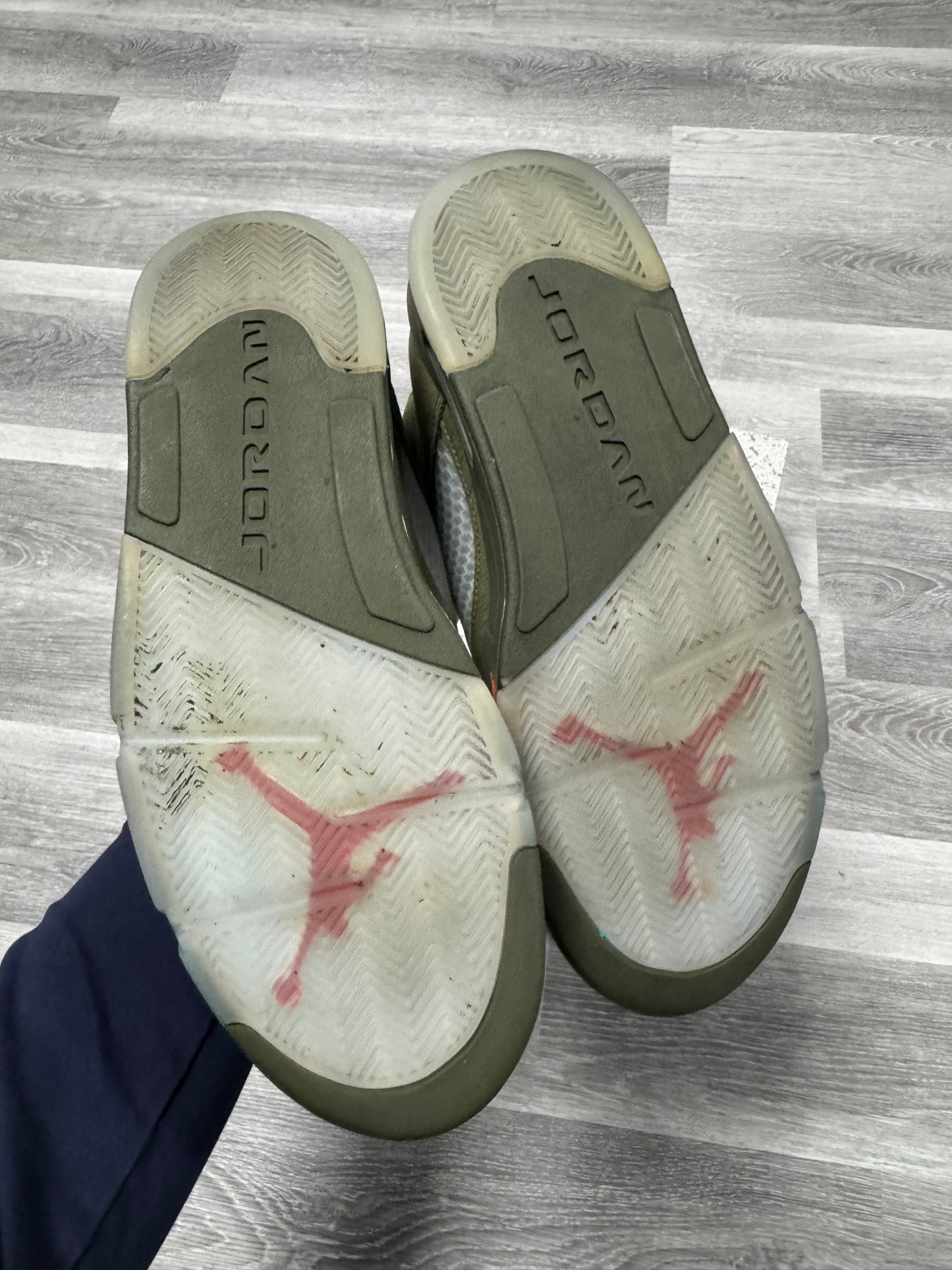 Jordan 5 Olive / Preowned