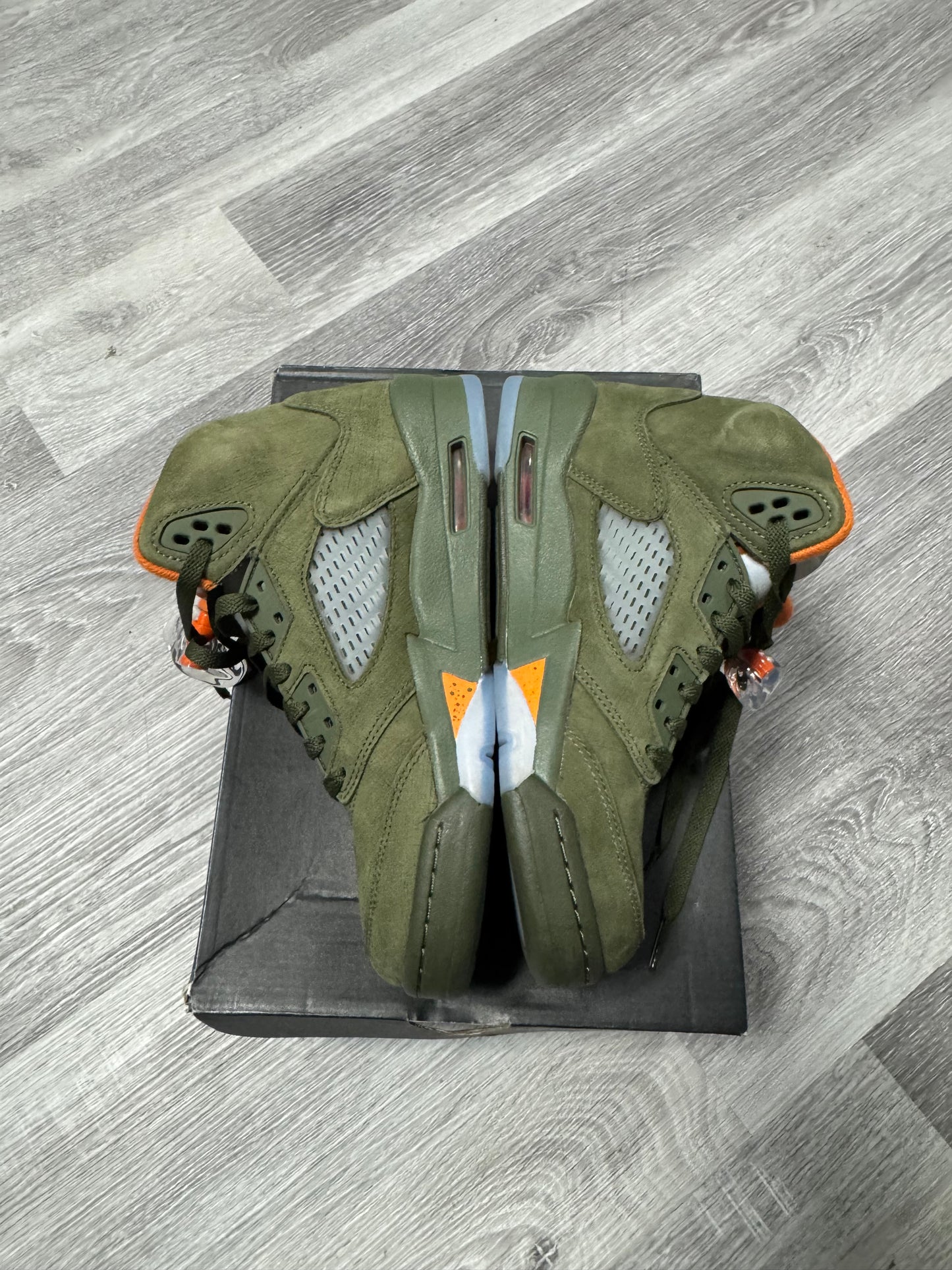 Jordan 5 Olive / Preowned