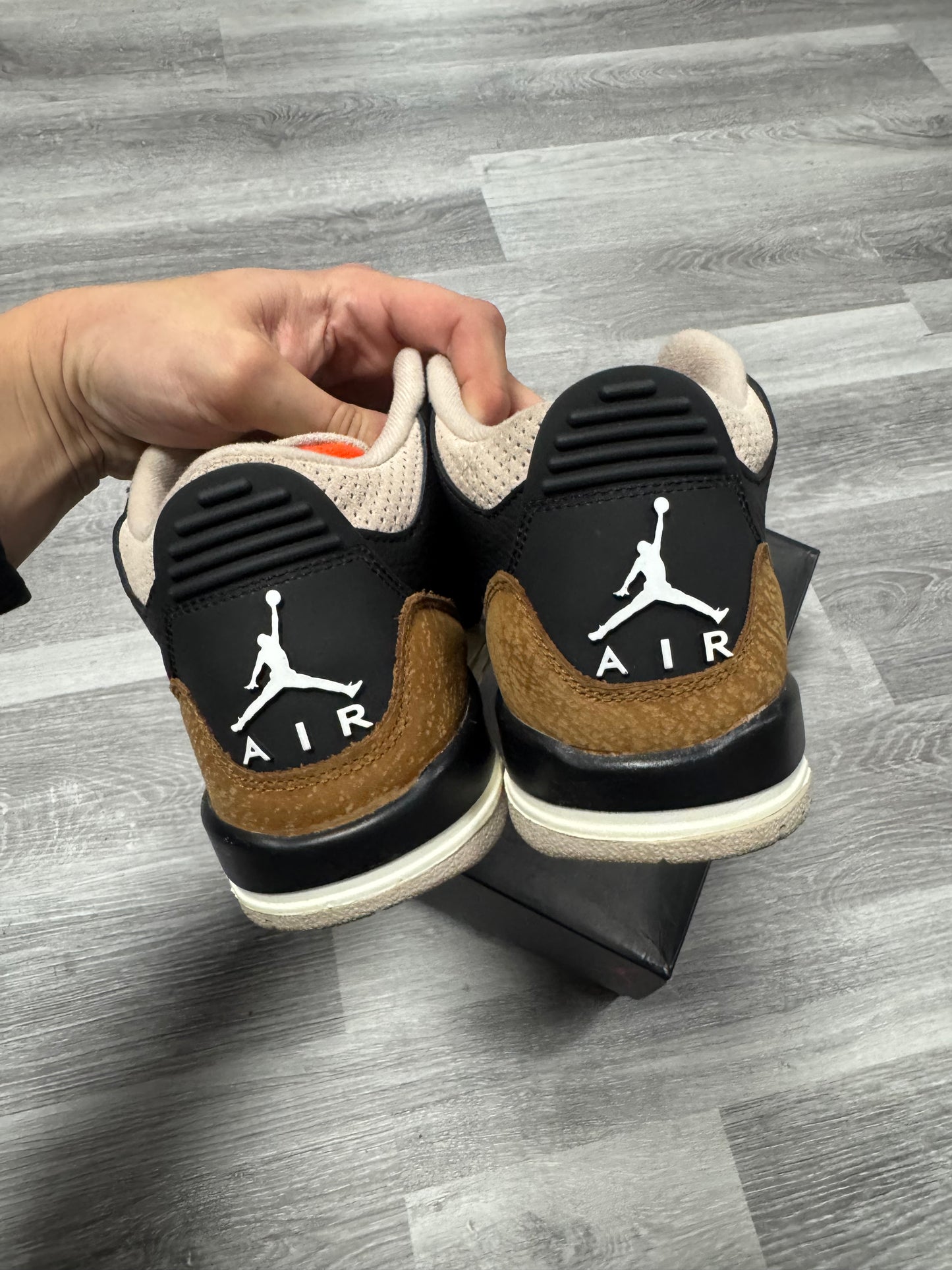 Jordan 3 Desert Elephant / Preowned