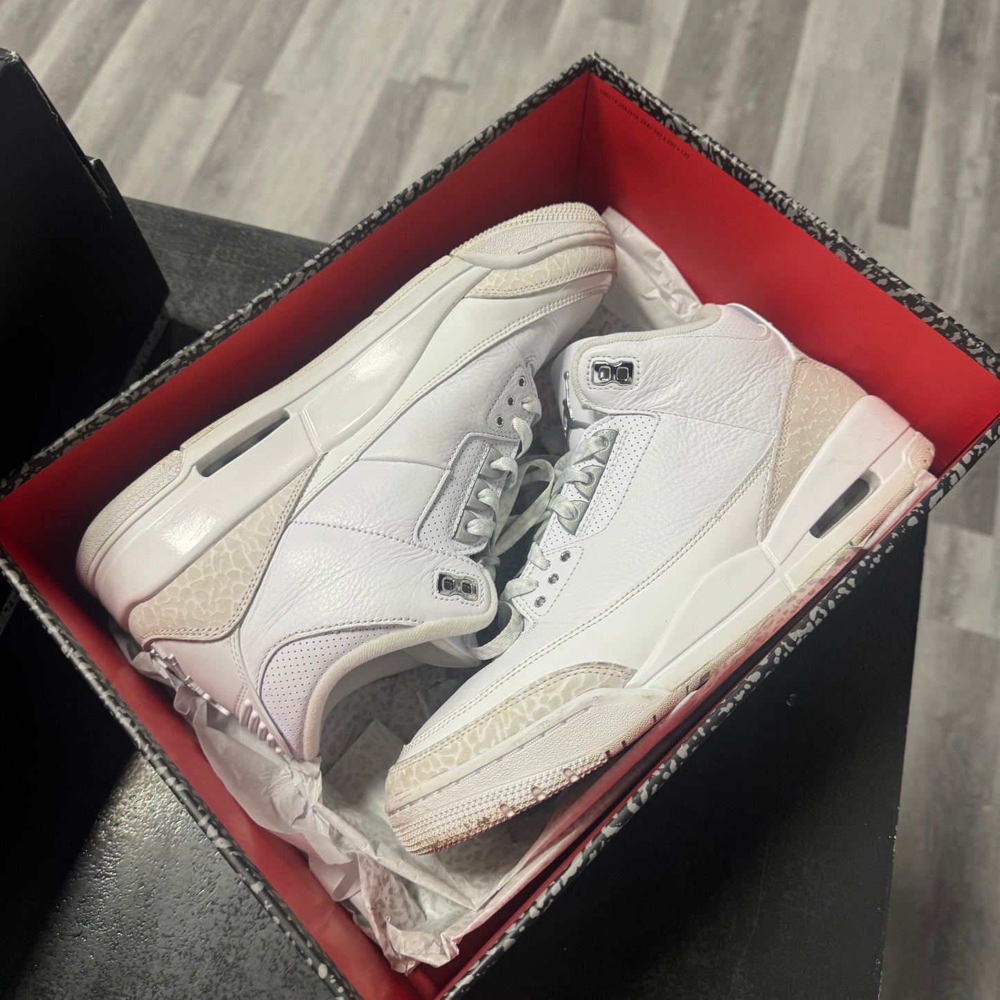 Jordan 3 Pure Money / Preowned