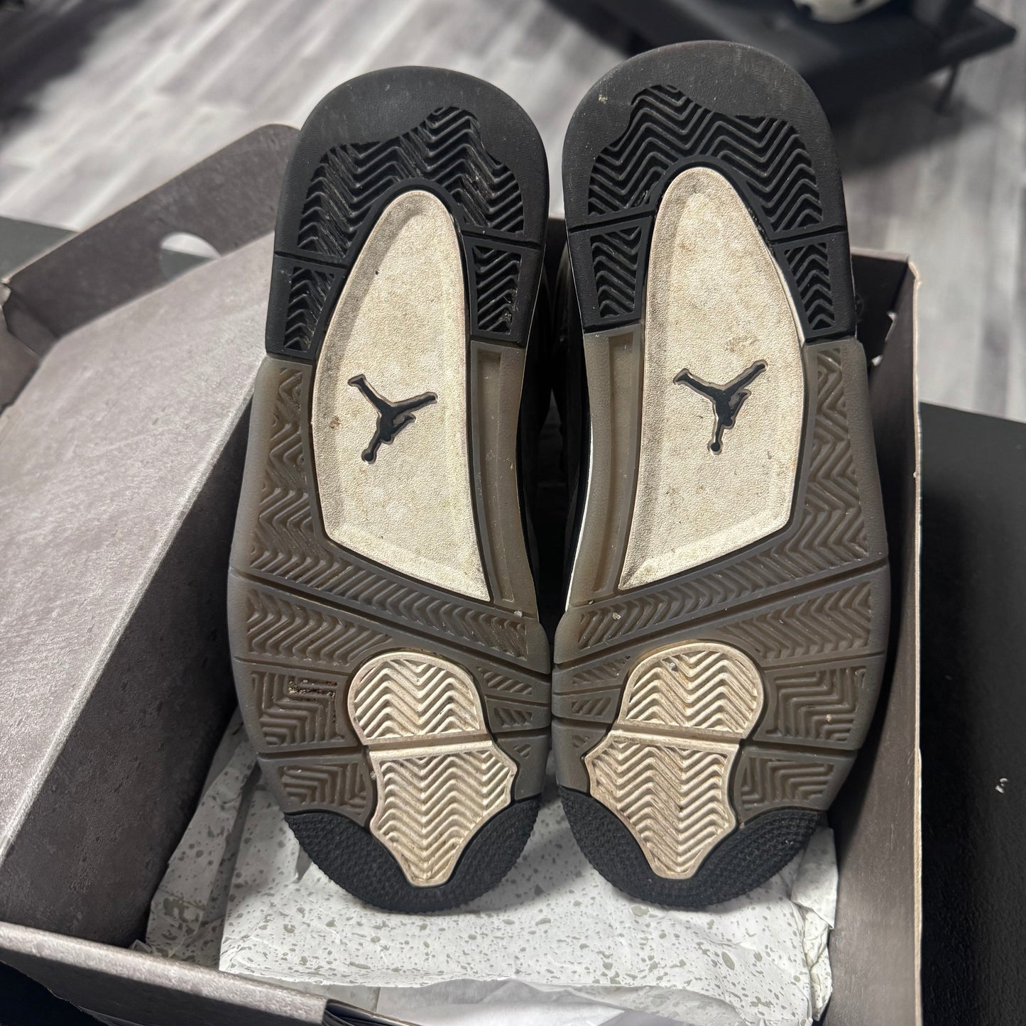Jordan 4 Cave Stone / Preowned
