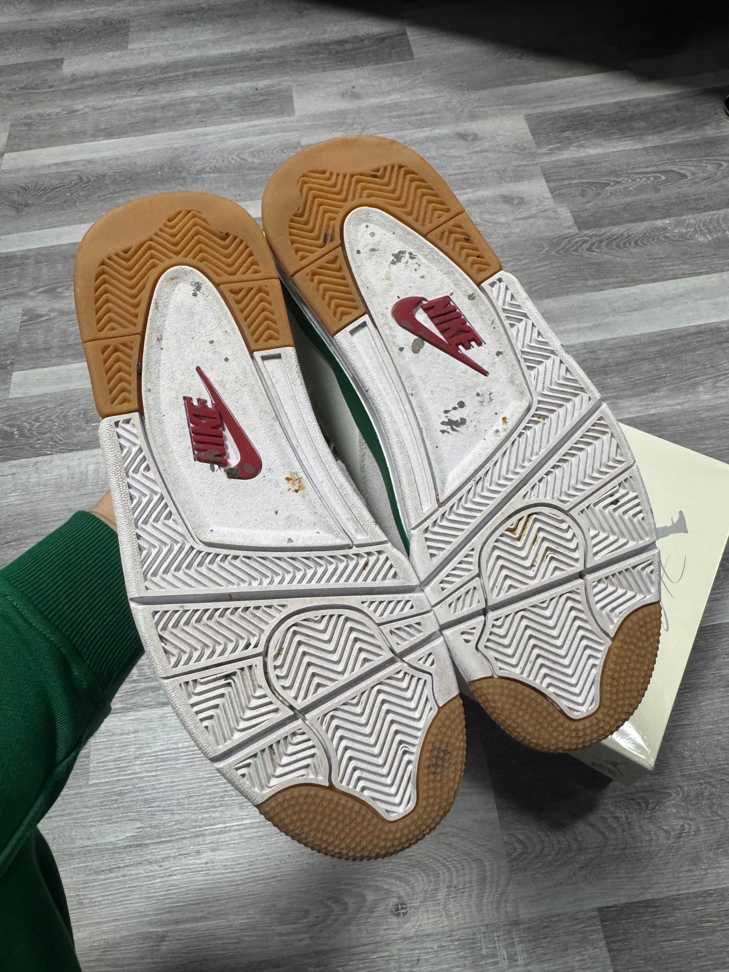 Jordan 4 SB Pine Green / Preowned