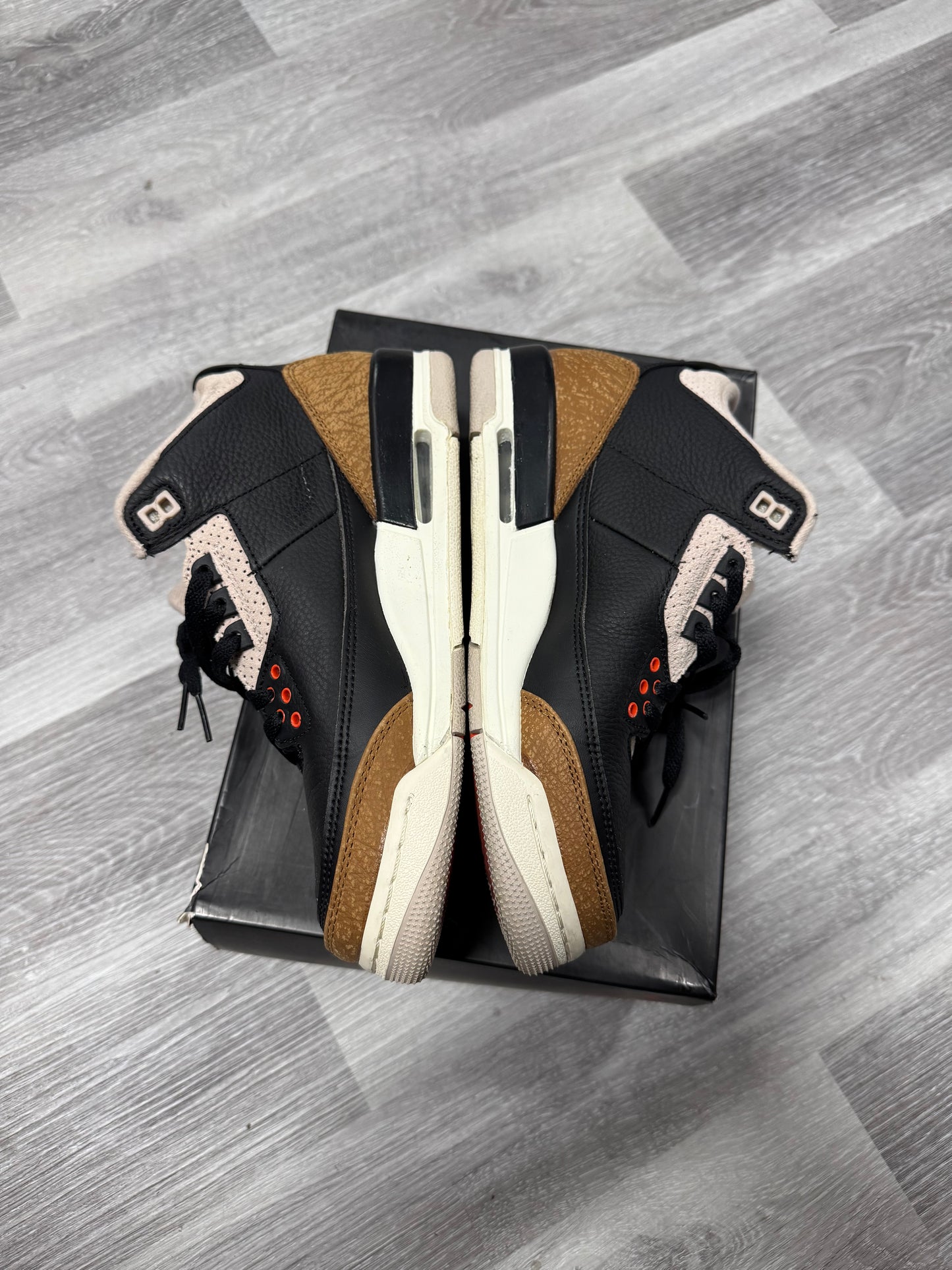 Jordan 3 Desert Elephant / Preowned