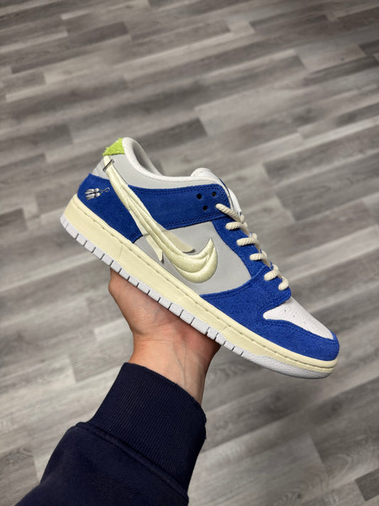 Dunk Low SB Fly Streetwear Gardenia / Brand New