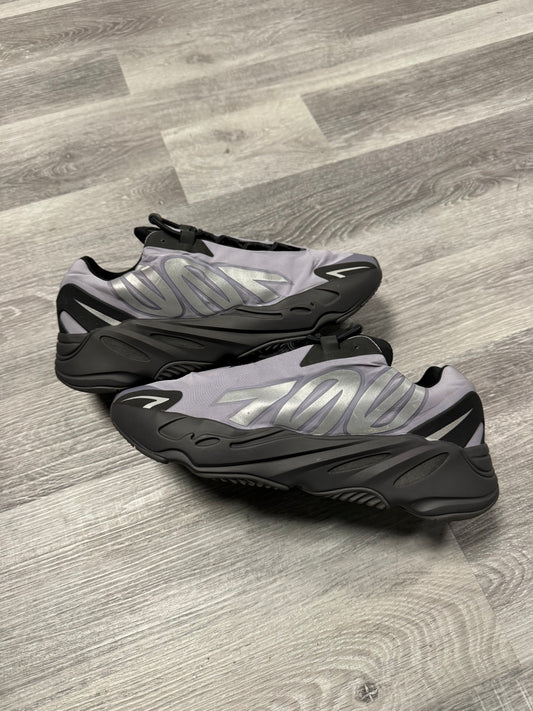Yeezy 700 MNVN Geode / Preowned