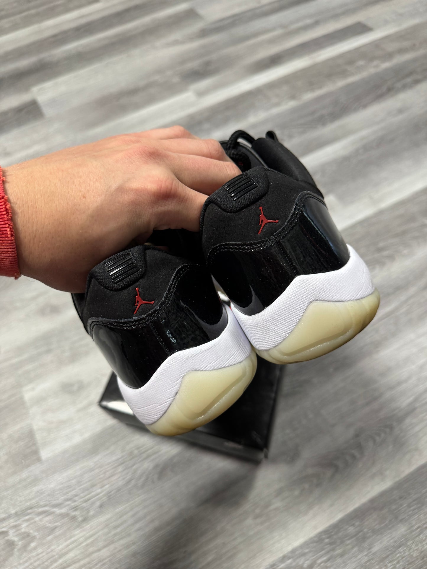 Jordan 11 Low 72-10 / Preowned
