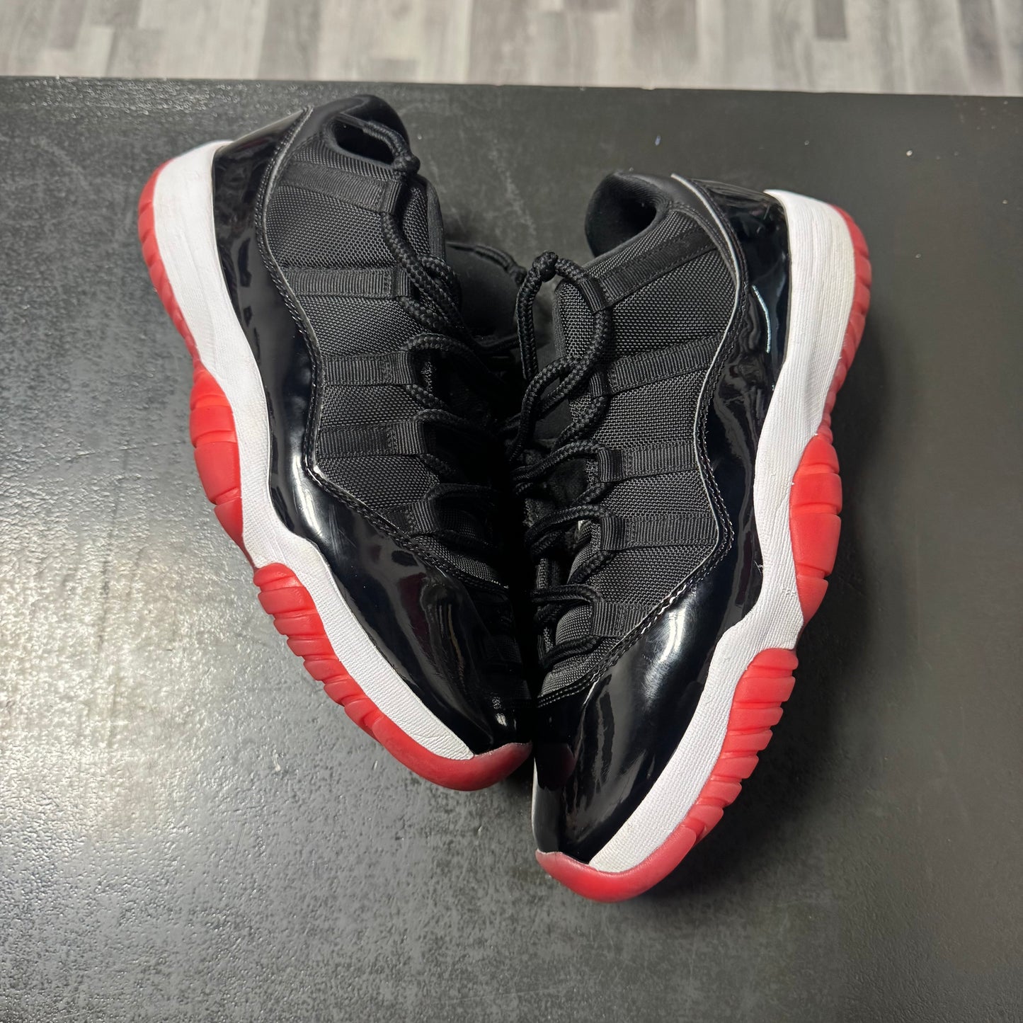 Jordan 11 Low Bred / Preowned