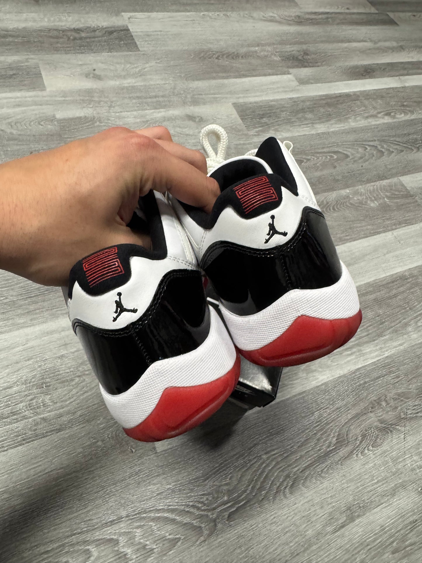 Jordan 11 Low Concord Bred / Preowned