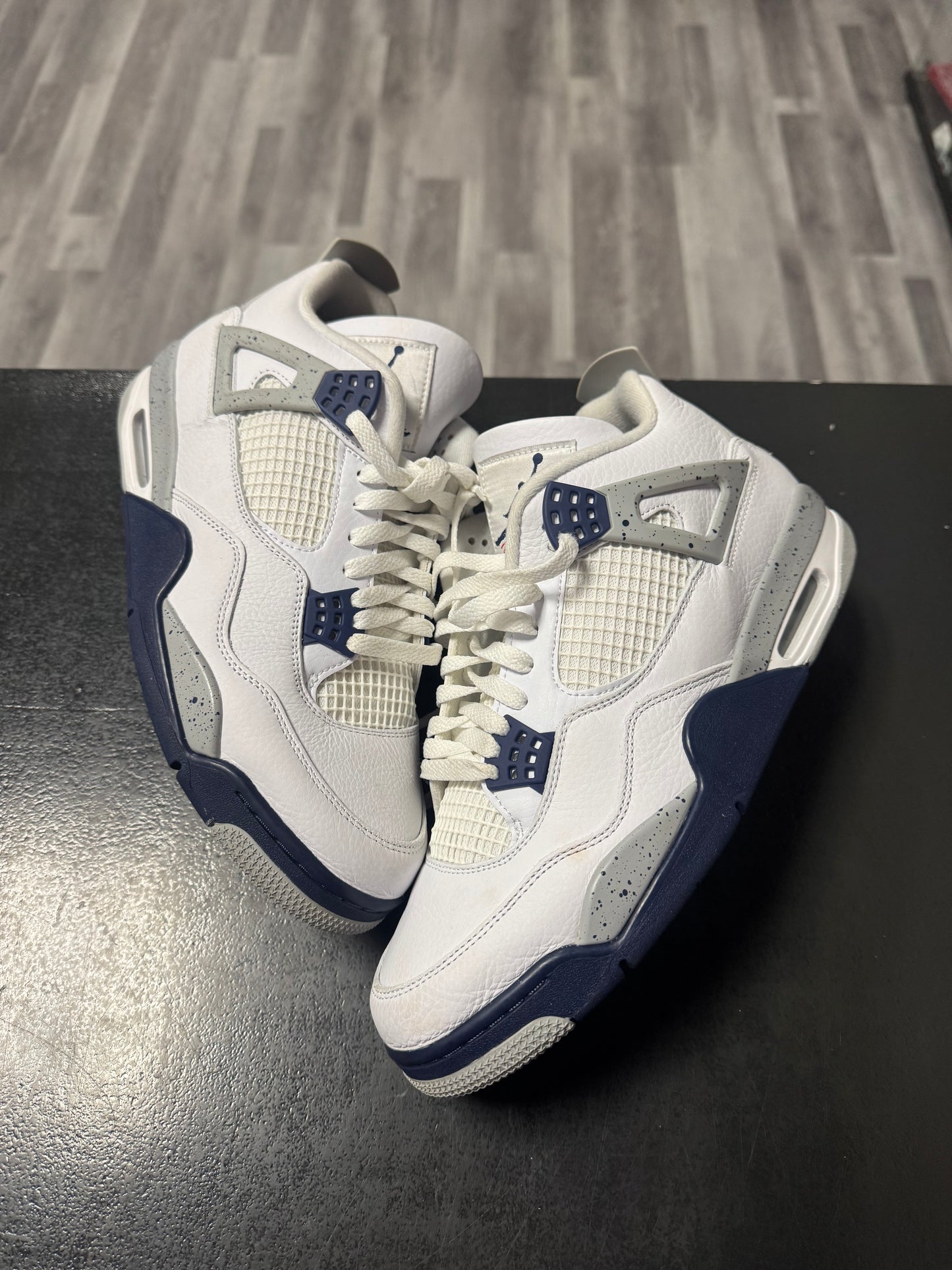 Jordan 4 Midnight Navy / Preowned