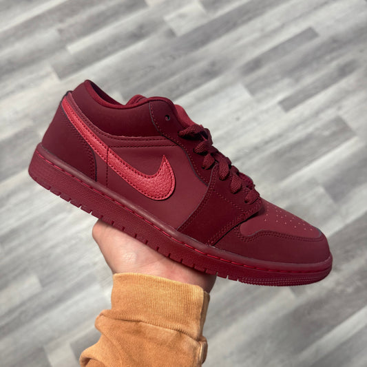 Jordan 1 Low Valentines Day / Brand New