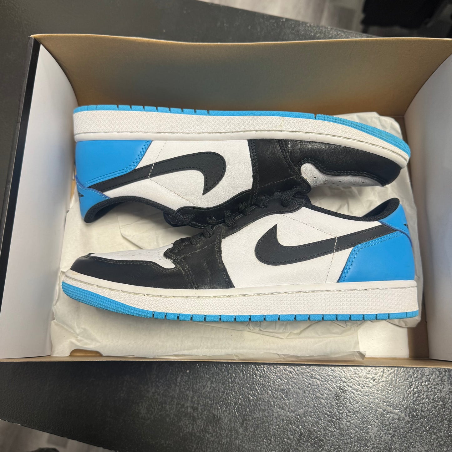 Jordan 1 Low OG Powder Blue / Preowned