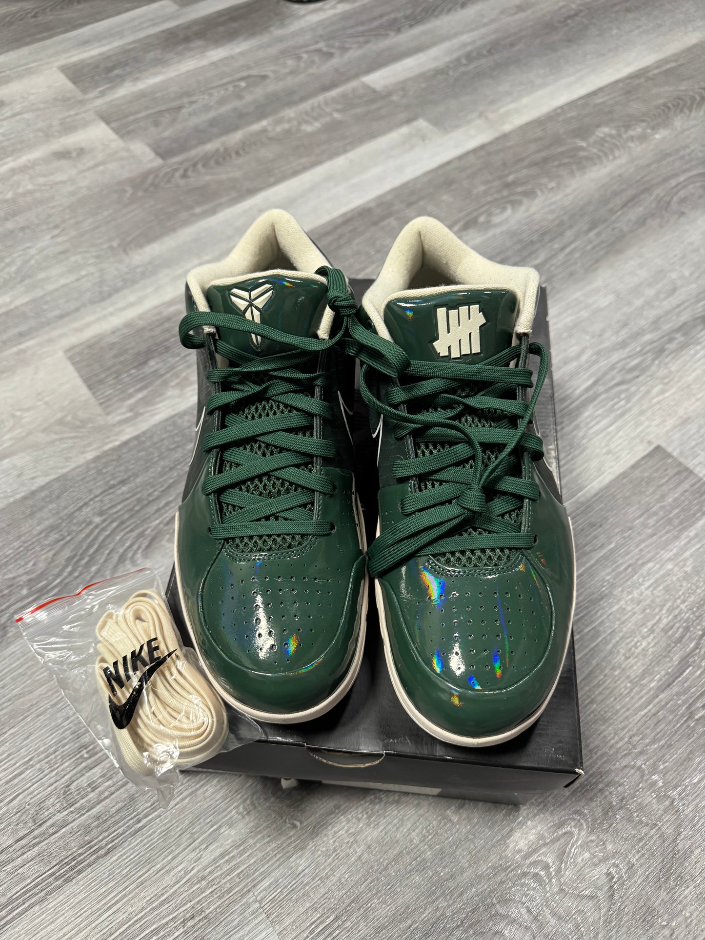 Kobe 4 UNDFTD Milwaukee Bucks / Preowned