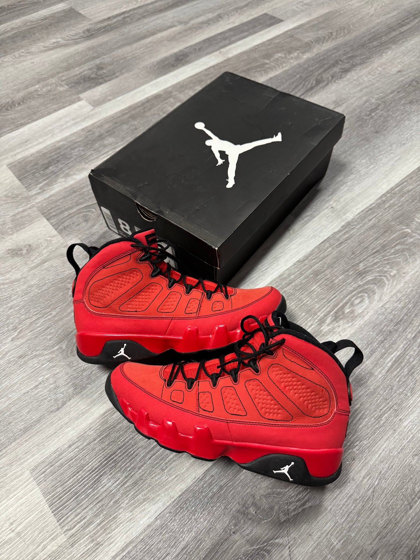 Jordan 9 Motorboat Jones / Preowned