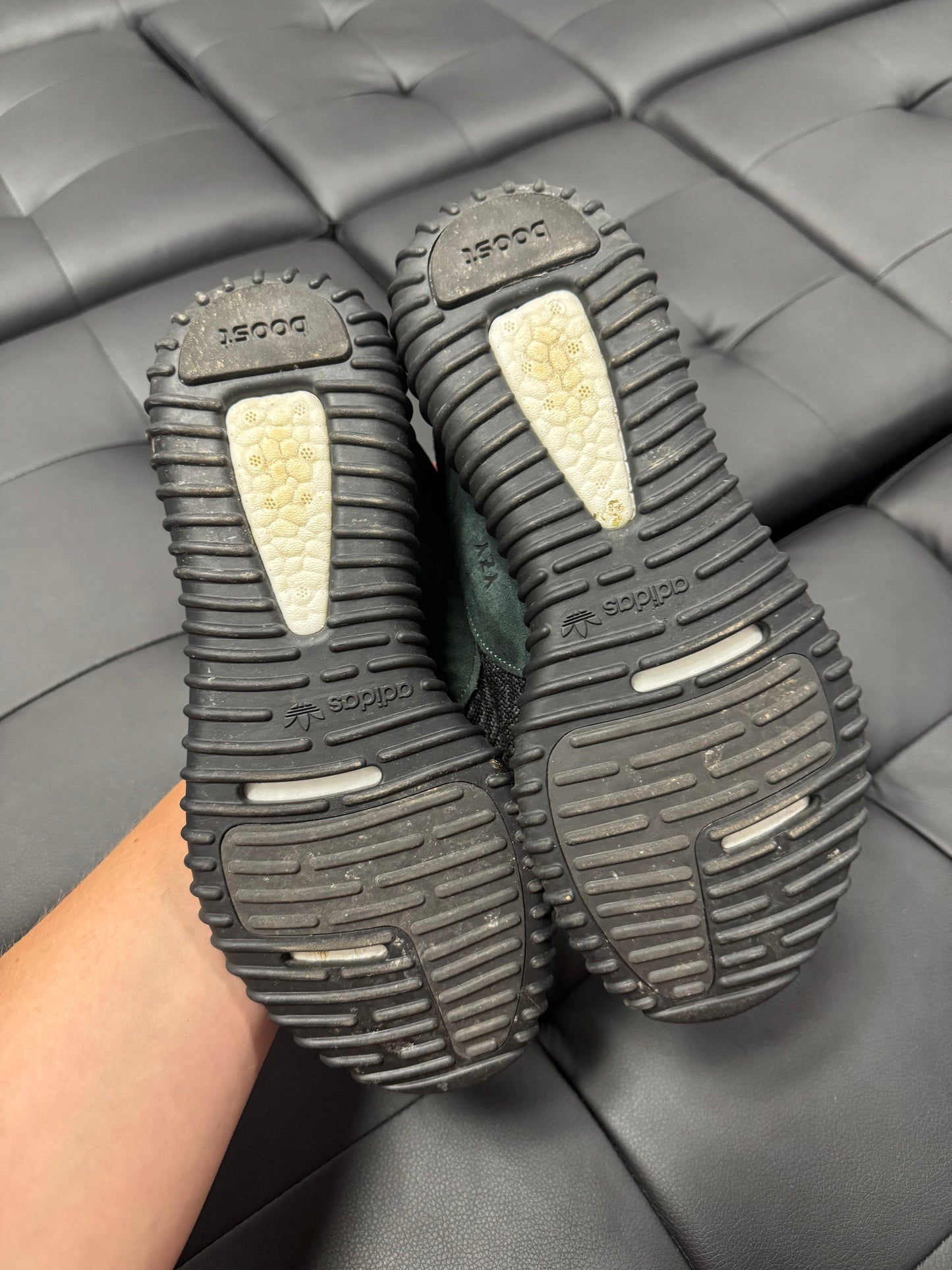 Yeezy 350 Pirate Black / Preowned