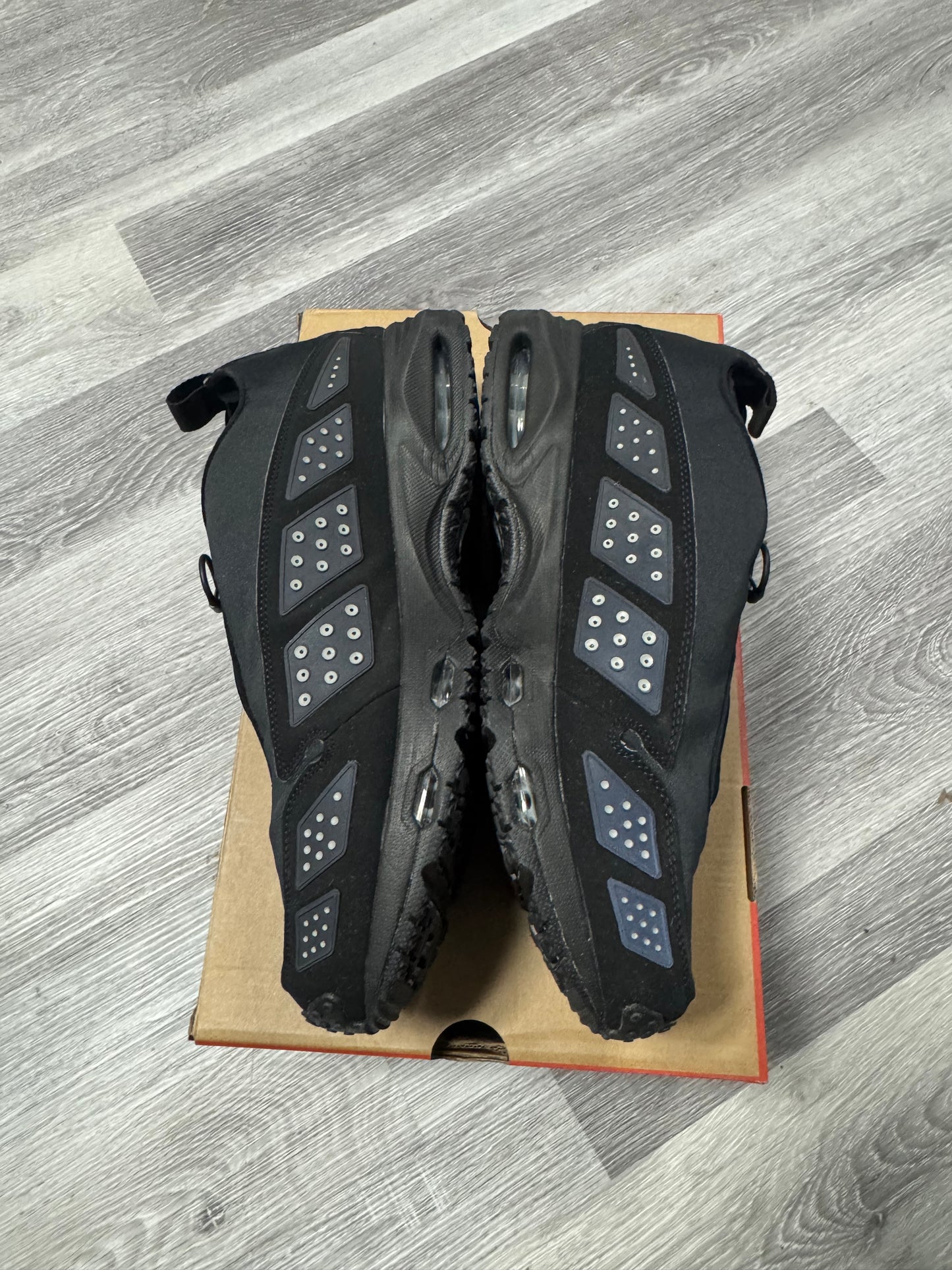 Air Max SNDR Triple Black / Preowned