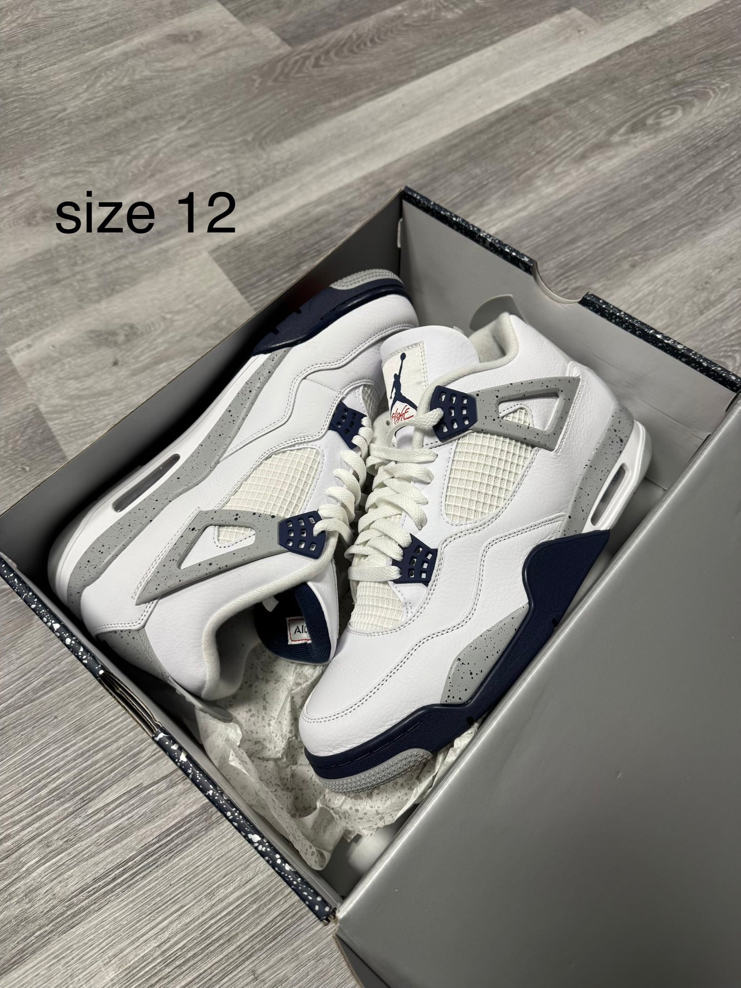 Jordan 4 Midnight Navy / Preowned
