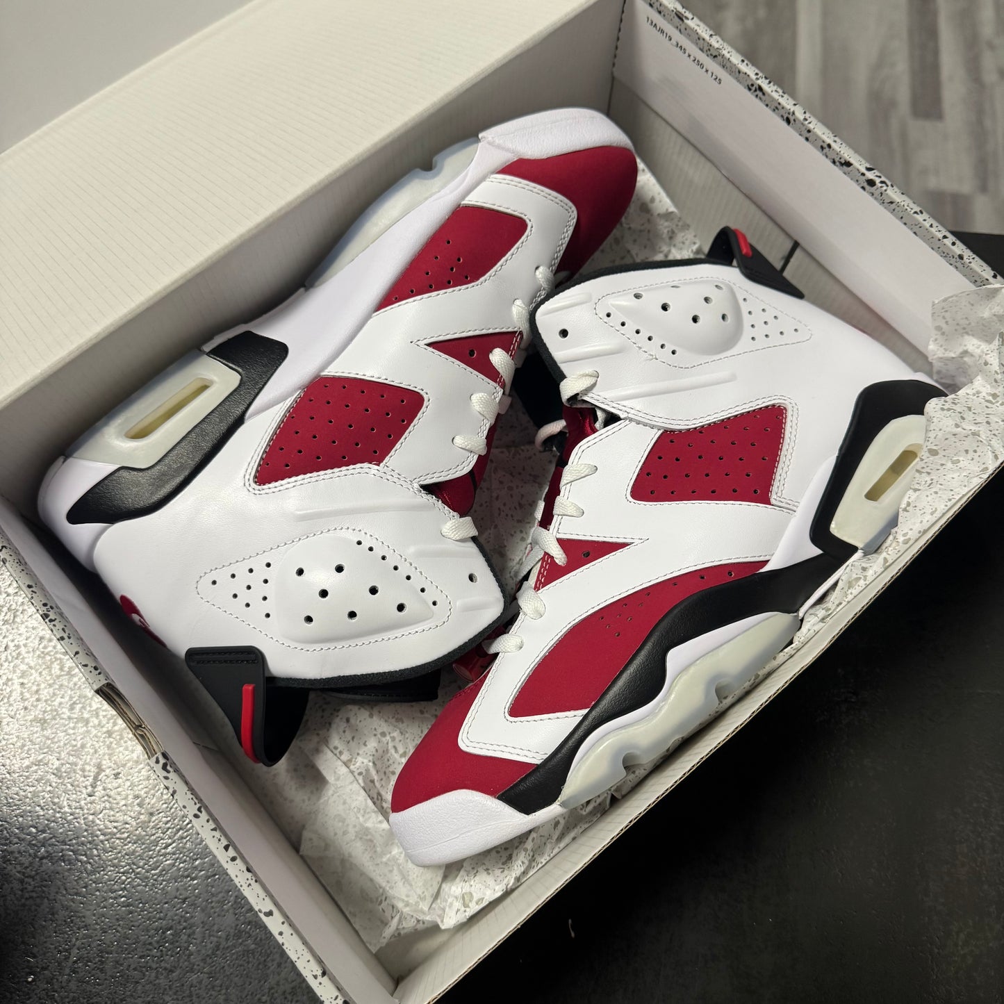 Jordan 6 Carmine / Preowned