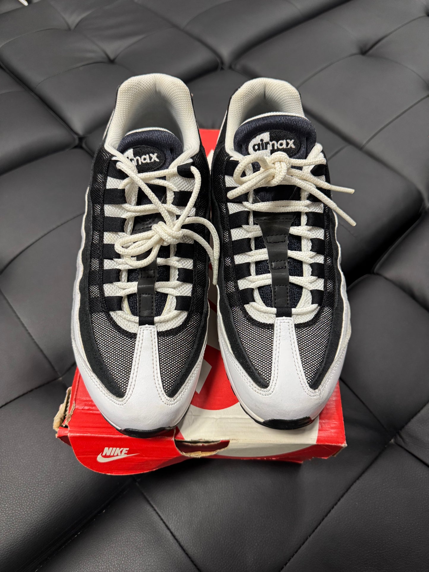 Air Max 95 White Black / Preowned