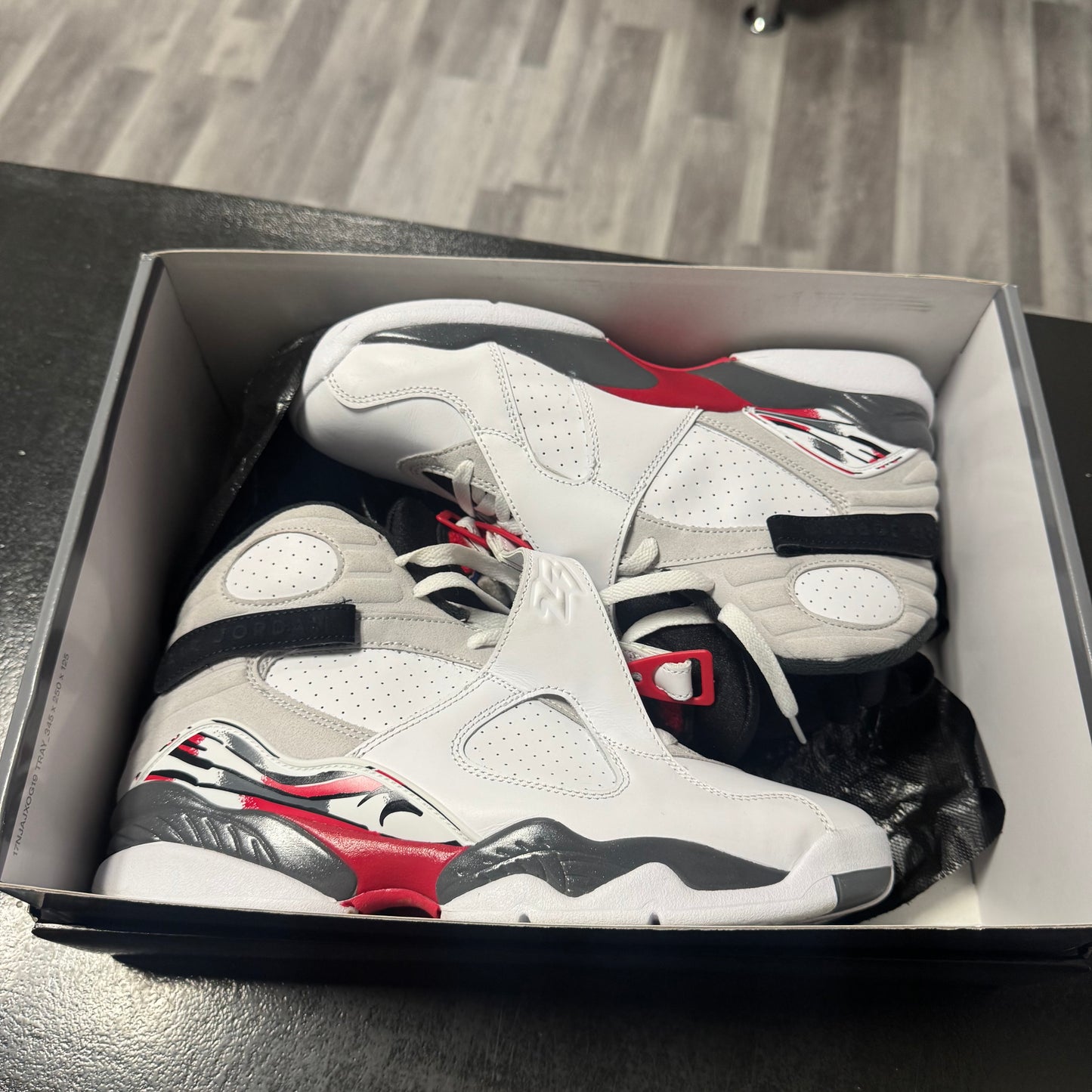 Jordan 8 Bugs Bunny / Preowned
