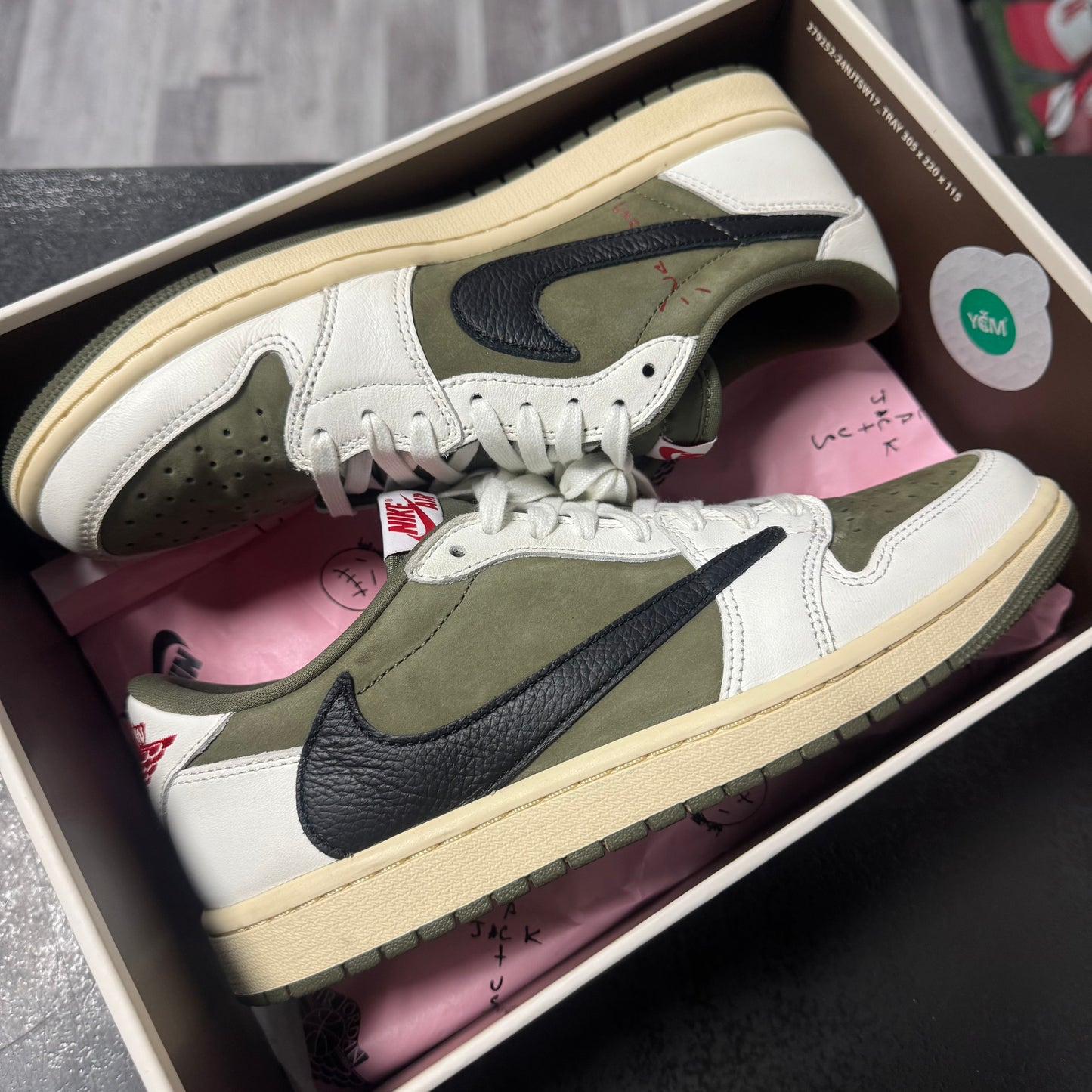 Jordan 1 Low Travis Scott Medium Olive / Preowned