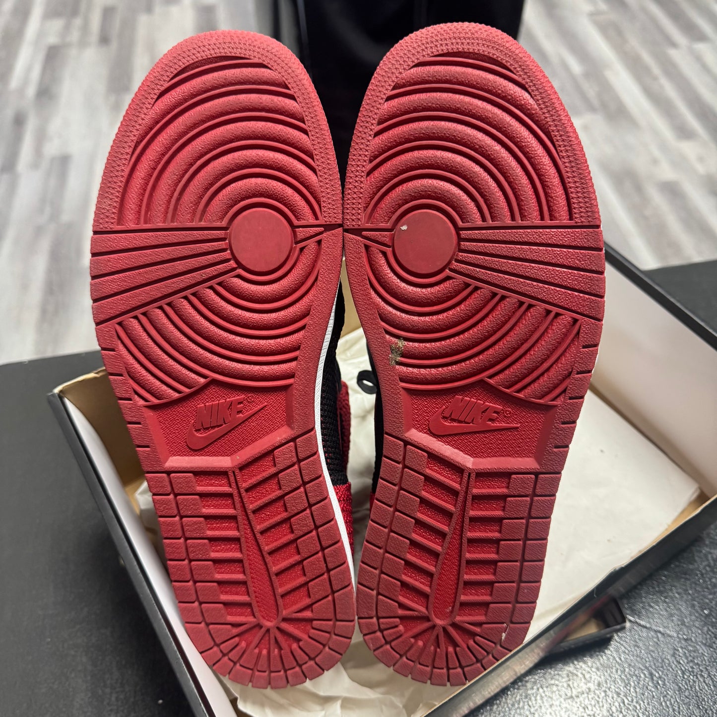 Jordan 1 Flyknit Bred / Preowned