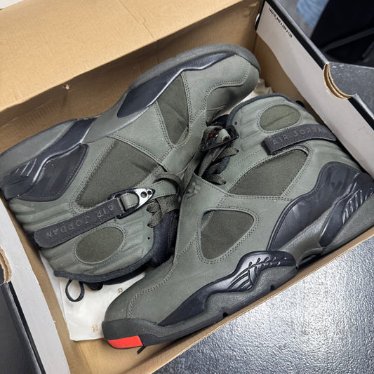 Jordan 8 Undefeated / Preowned