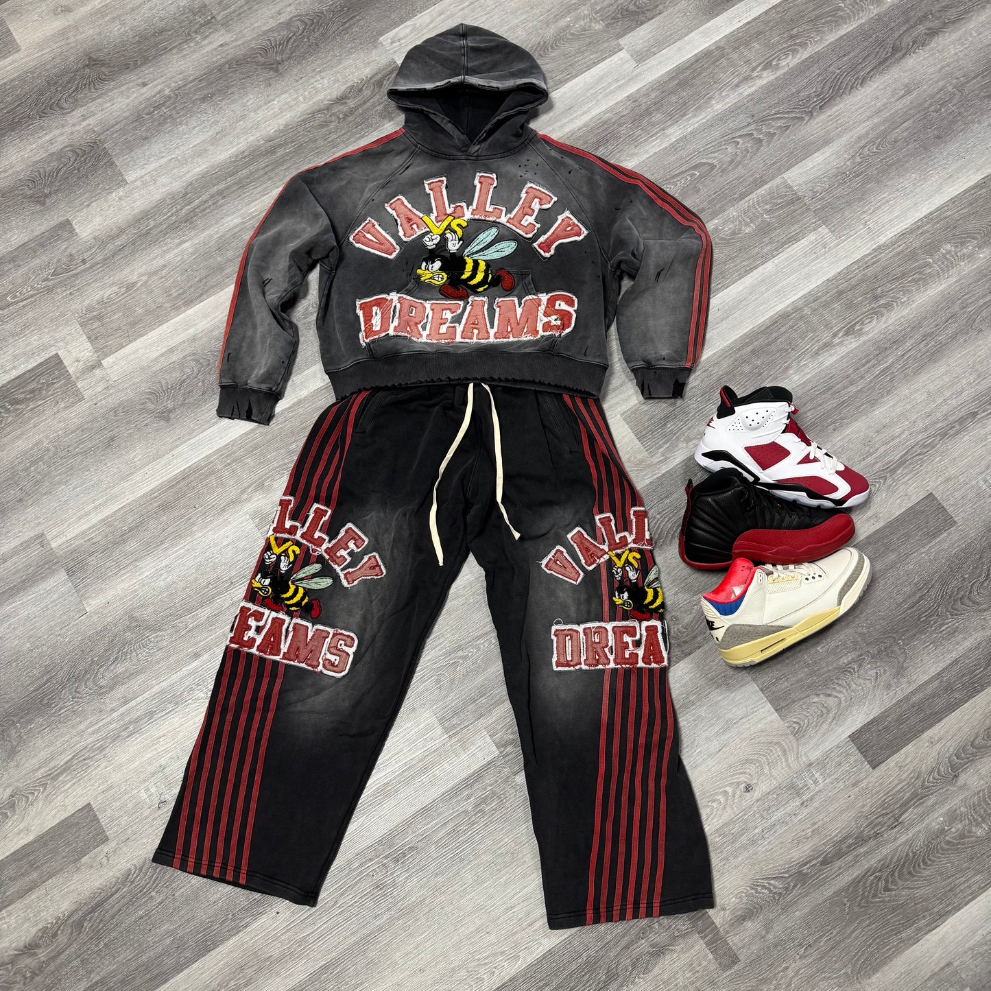 Valley Anthem Sweatsuit (Black/Red)