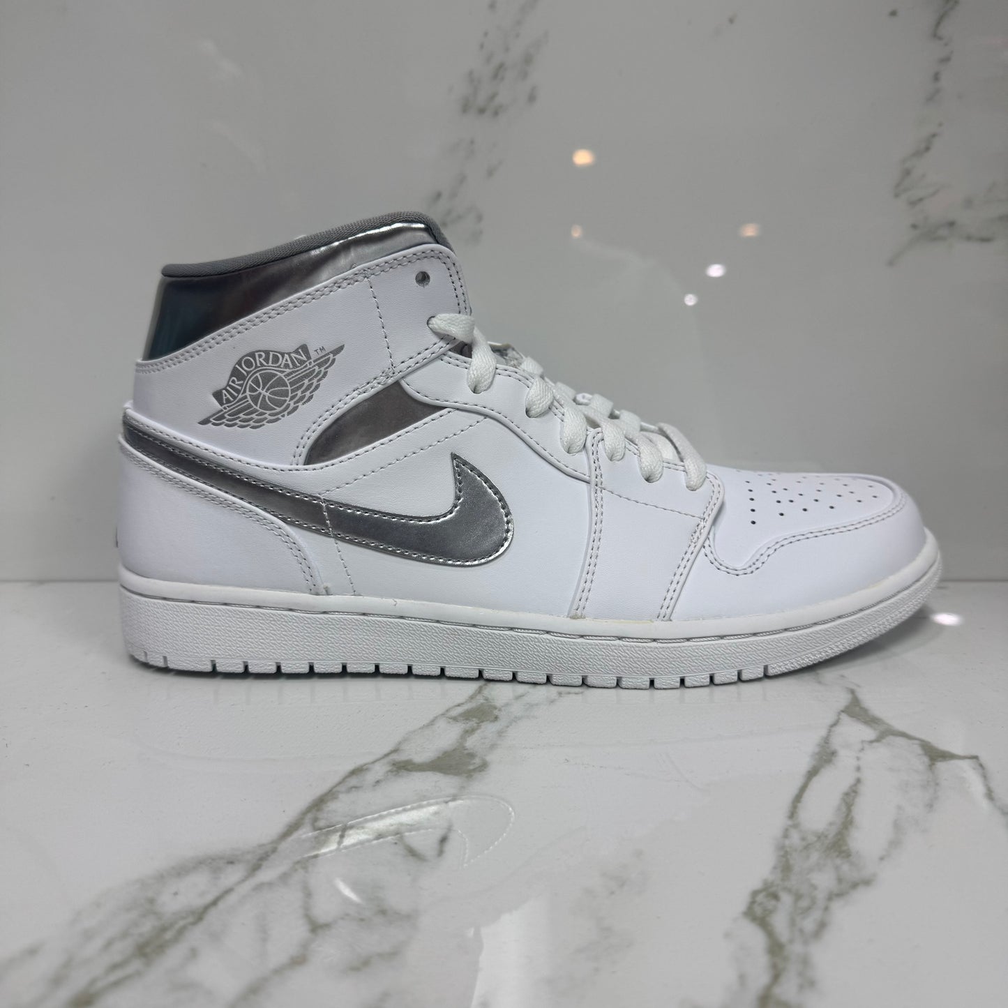 Jordan 1 Mid Pure Money / Brand New