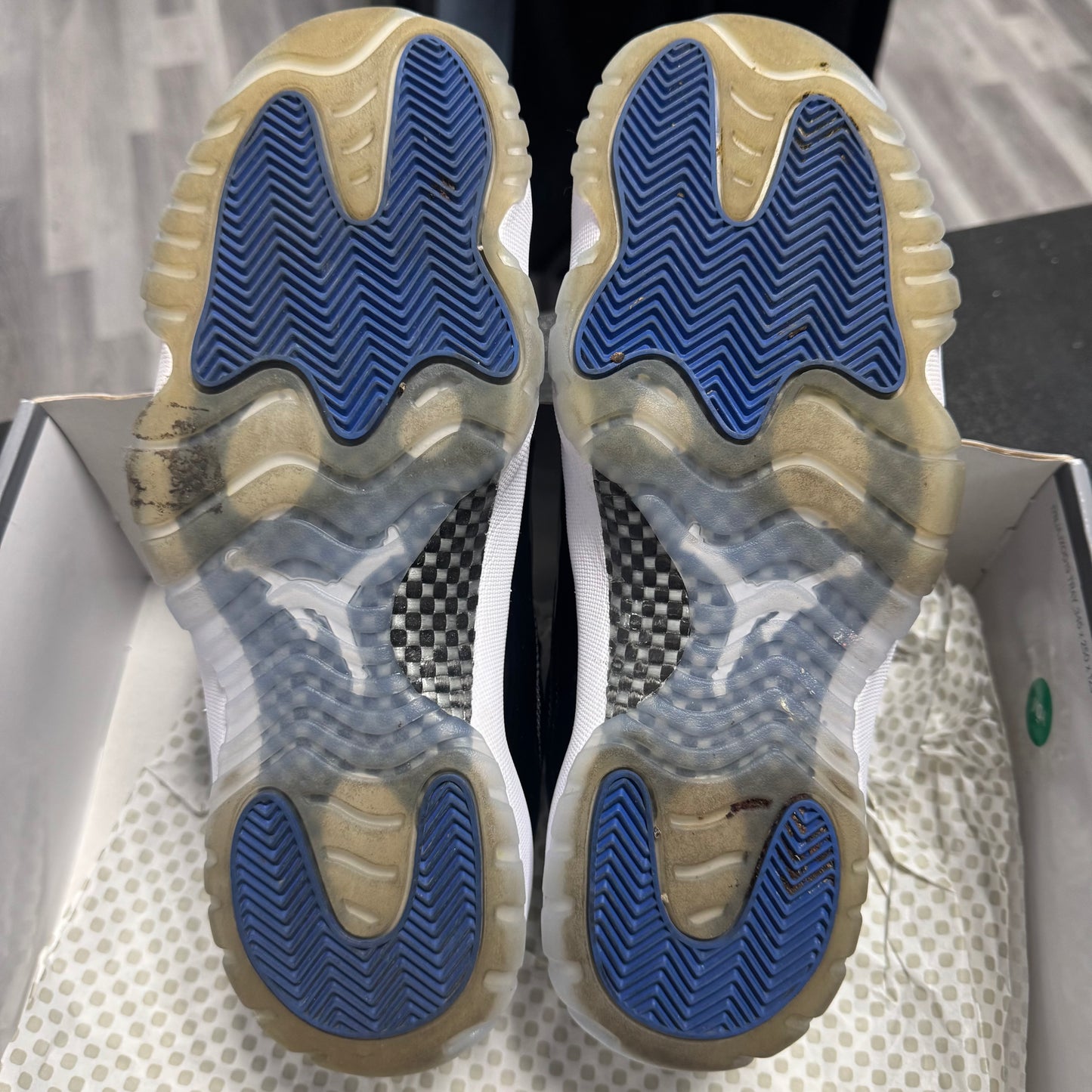 Jordan 11 Low Space Jam / Preowned
