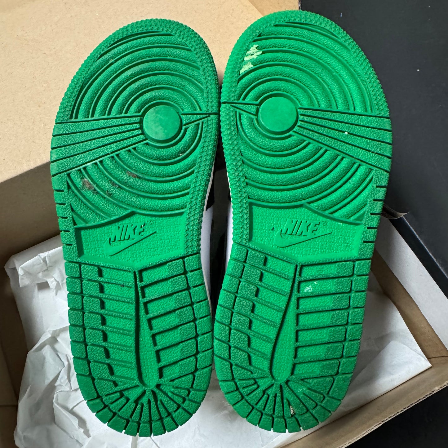Jordan 1 Lucky Green / Preowned