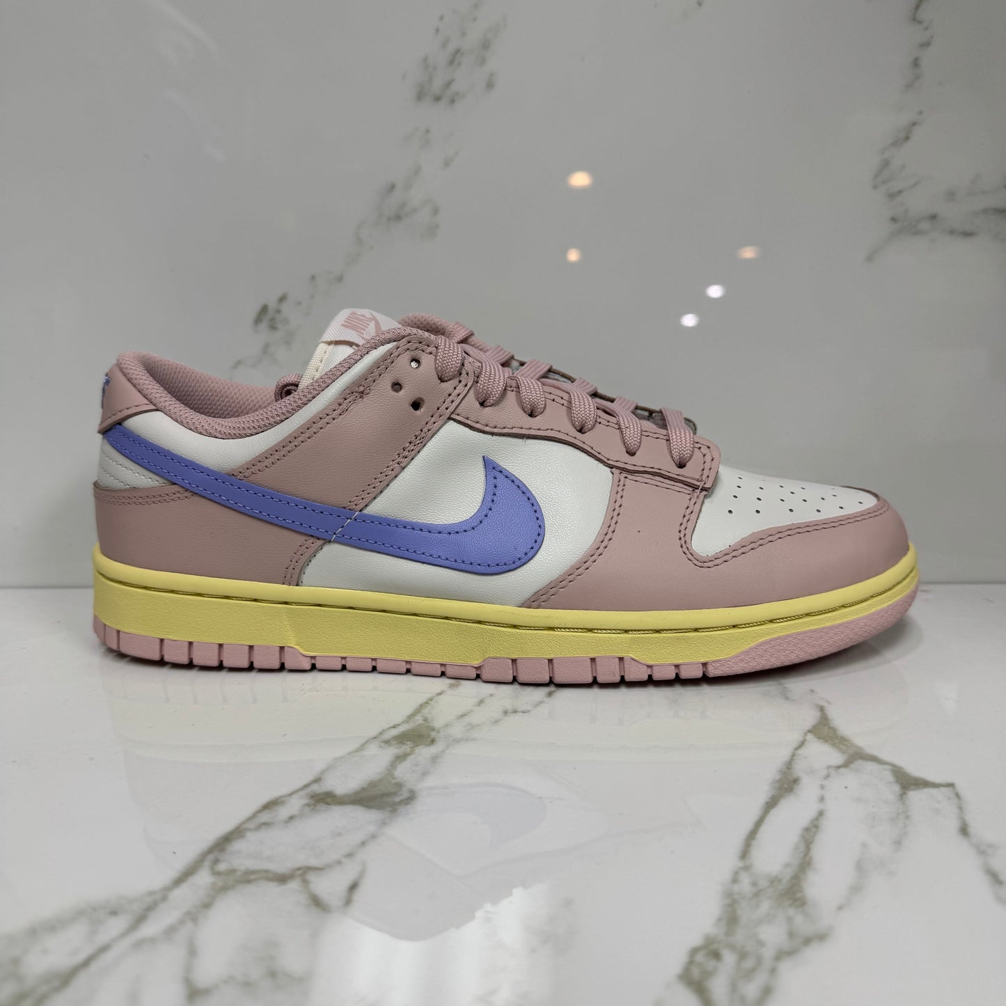 Dunk Low Pink Oxford / Brand New