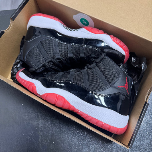 Jordan 11 Bred / Preowned