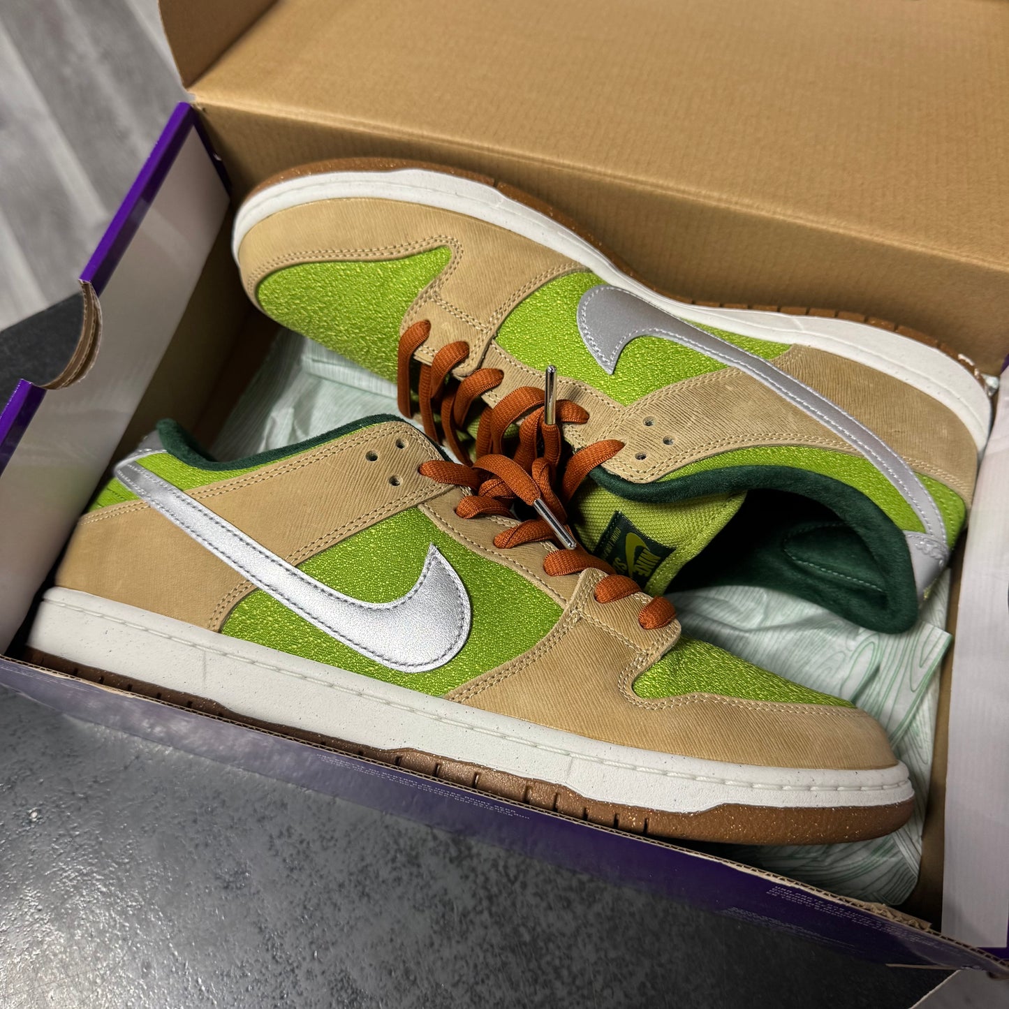 Dunk Low SB Escargot / Preowned