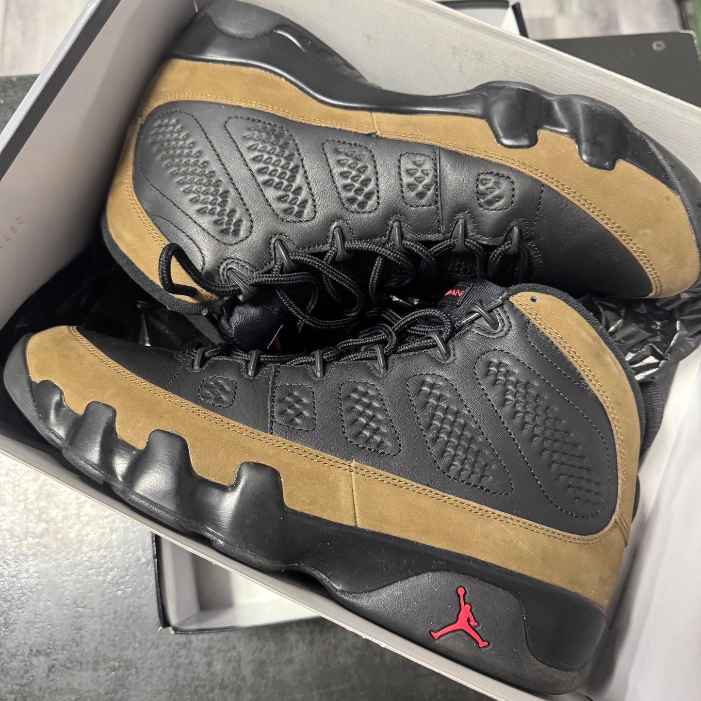 Jordan 9 Olive / Preowned