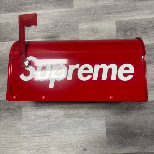 Supreme Gaines Mailbox