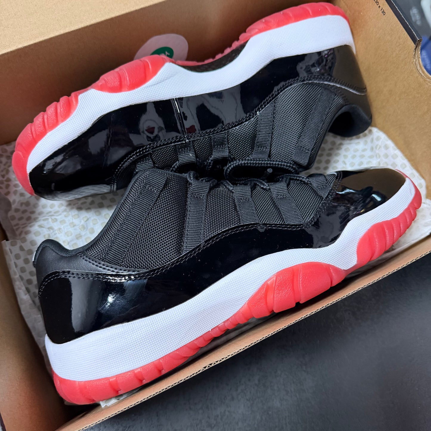 Jordan 11 Low Bred / Preowned