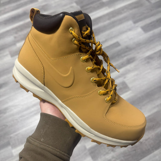 Nike Manoa Leather Boot / Brand New
