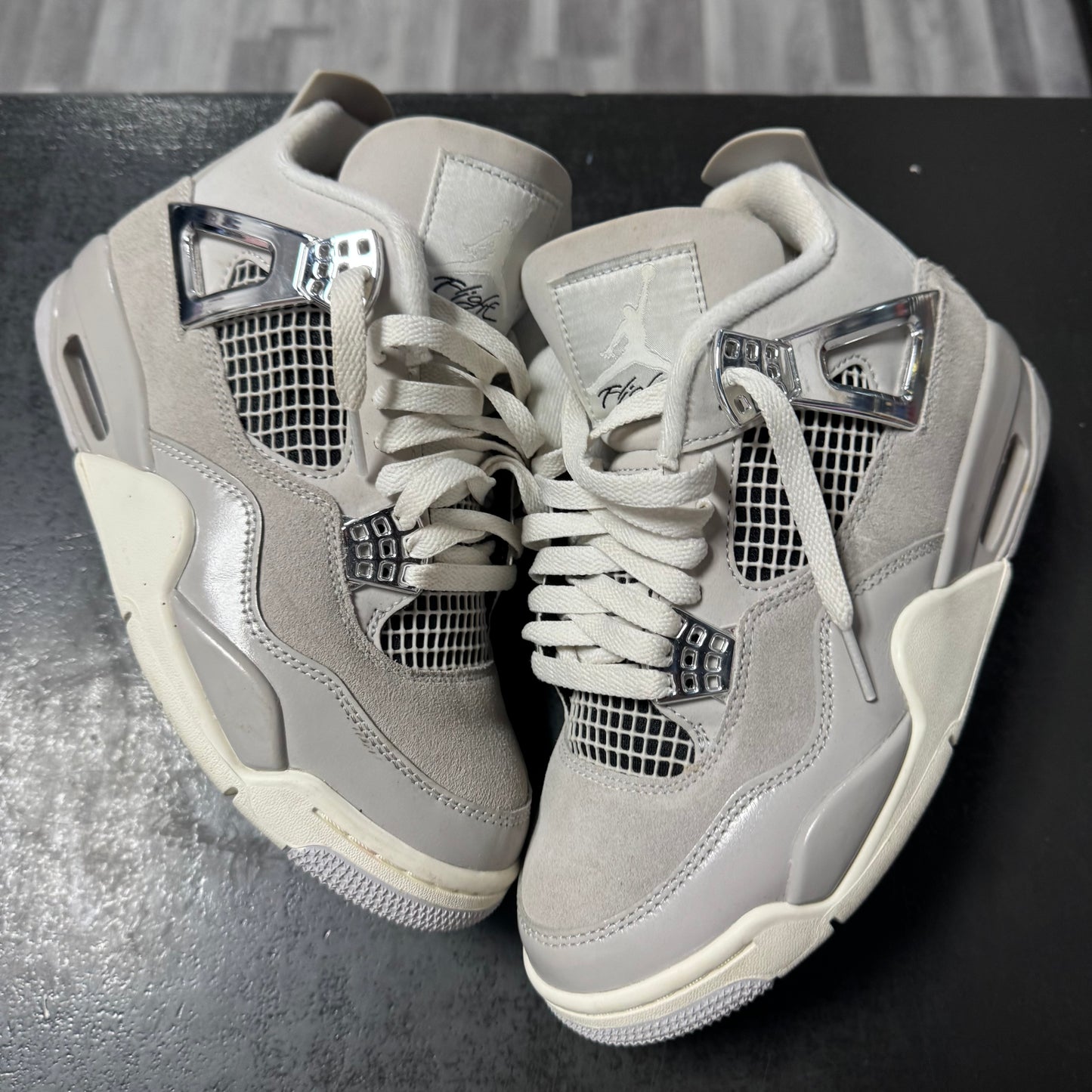 Jordan 4 Frozen Moments / Preowned