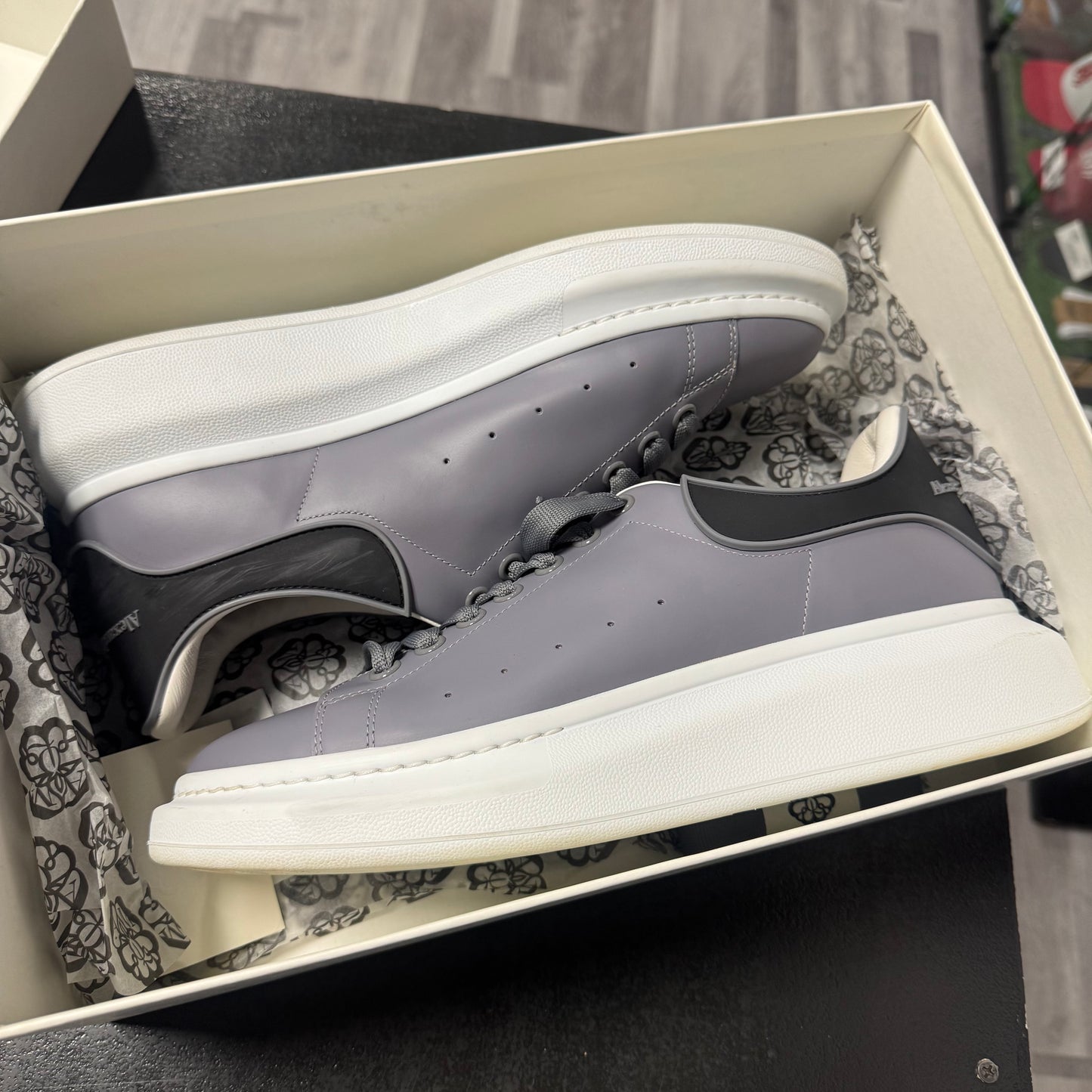 Alexander McQueen Gun Gray / Preowned