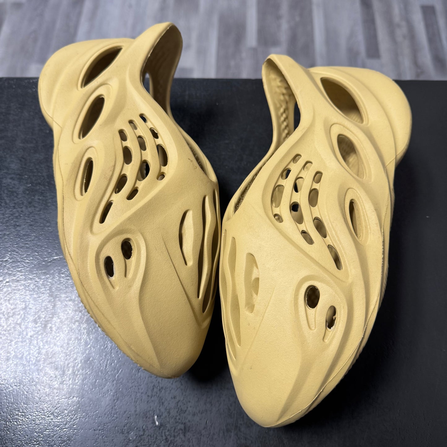 Yeezy Foam Runner Sulfur / Preowned