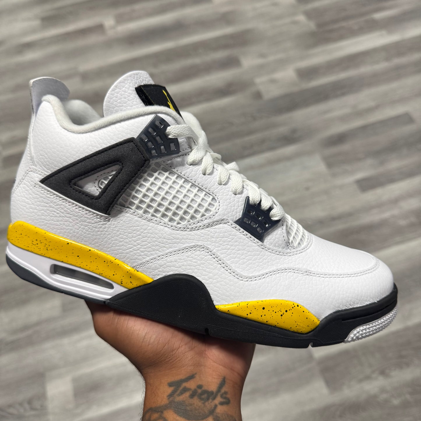 Jordan 4 Tour Yellow / Brand New