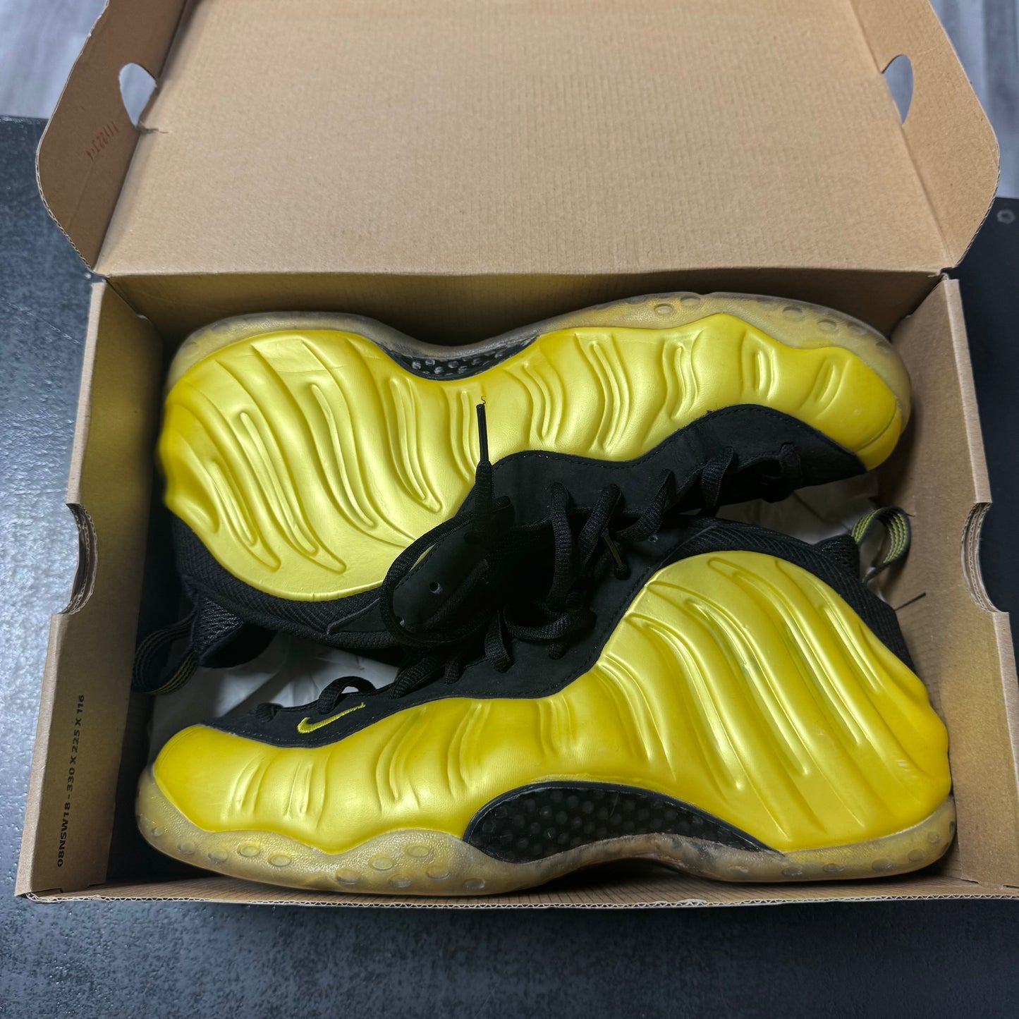 Nike Air Foamposite One Electrolime / Preowned