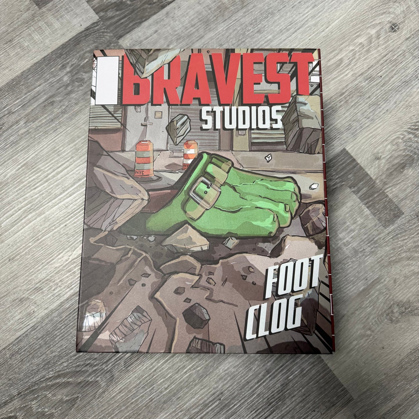 Bravest Studios Green Hulk Foot Clog / Brand New