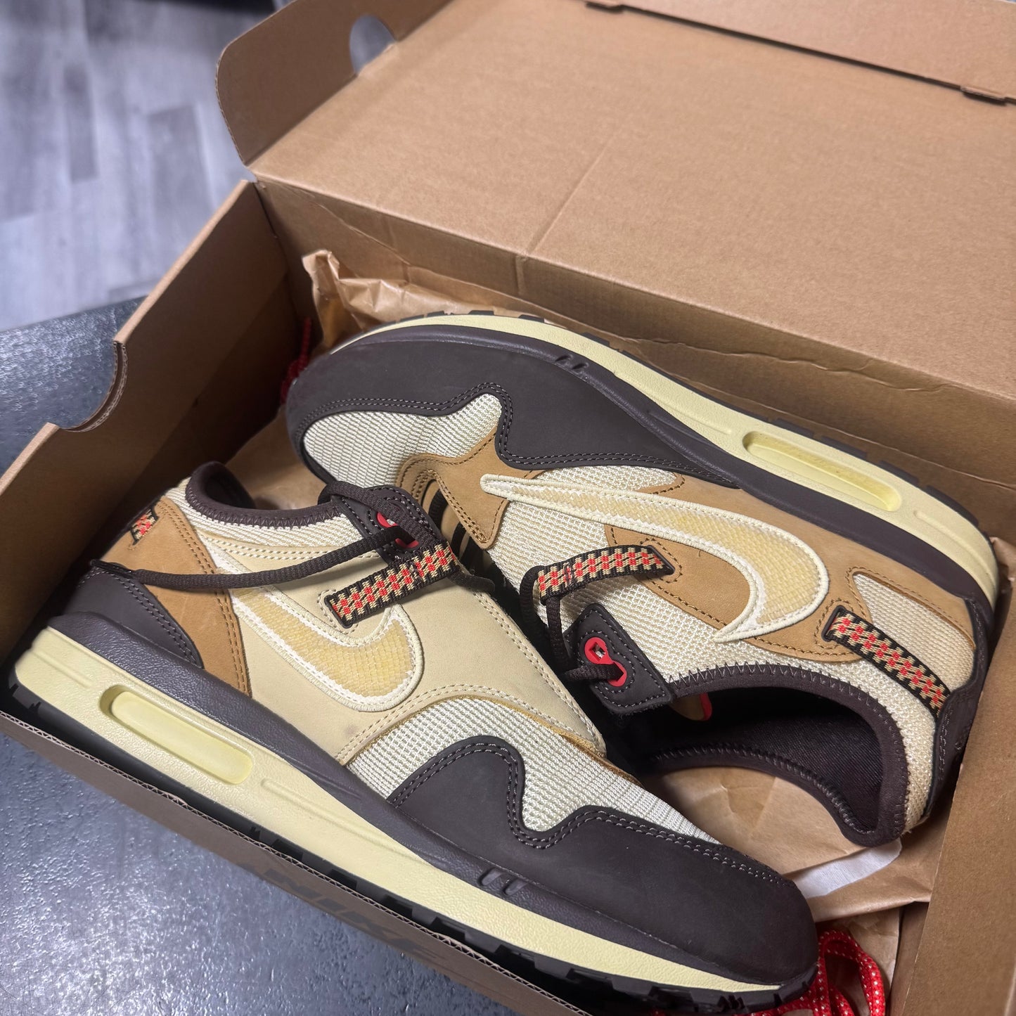 Nike Air Max Travis Scott Baroque Brown / Preowned