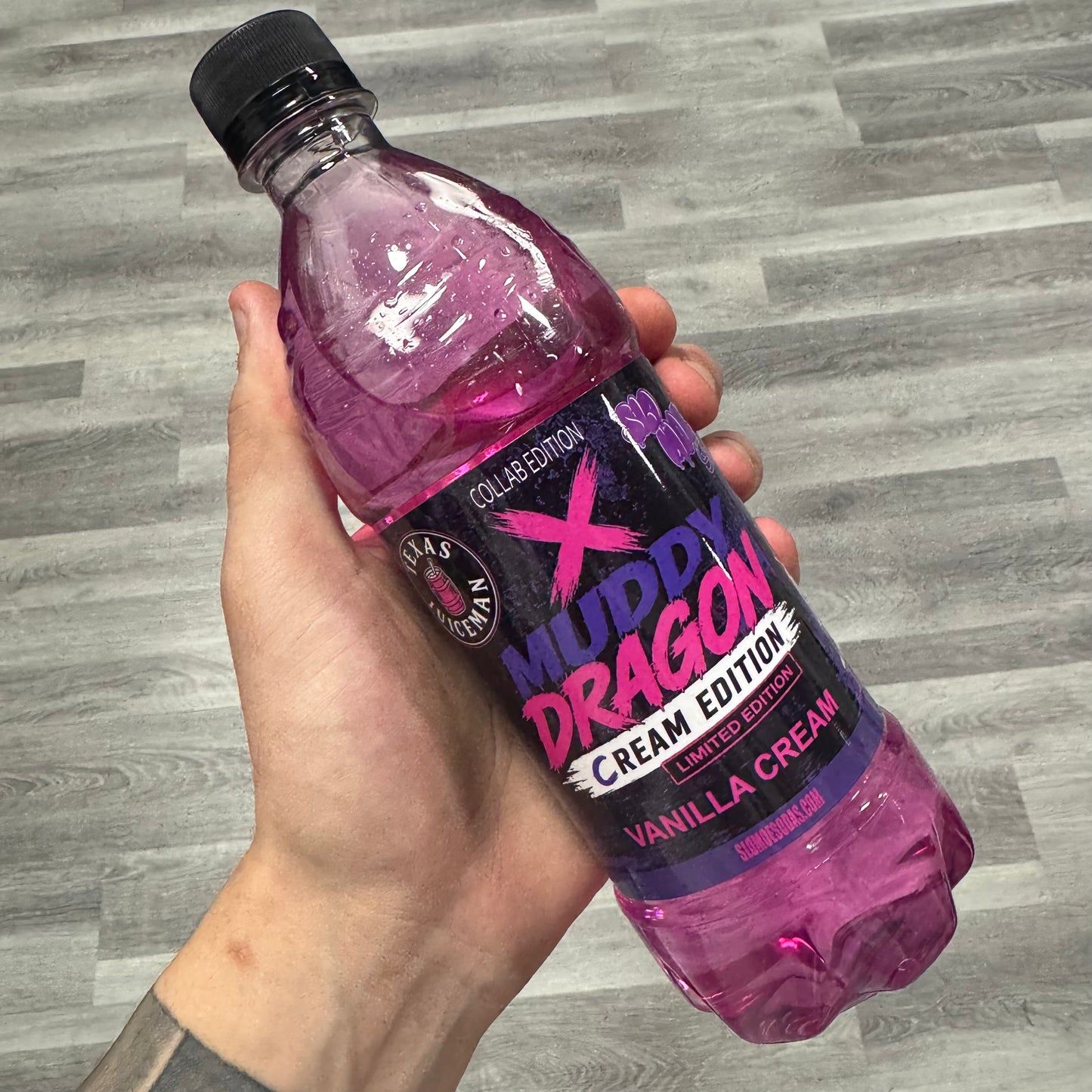 SloMoe Soda X Texas Juiceman (Muddy Dragon Vanilla Cream)