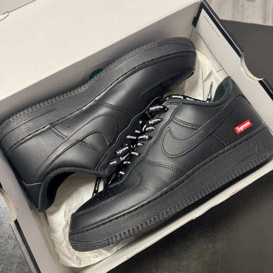 Air Force 1 Low Black Supreme / Preowned