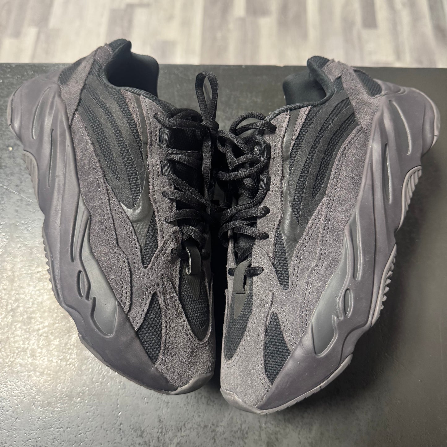 Yeezy 700 Vanta / Preowned