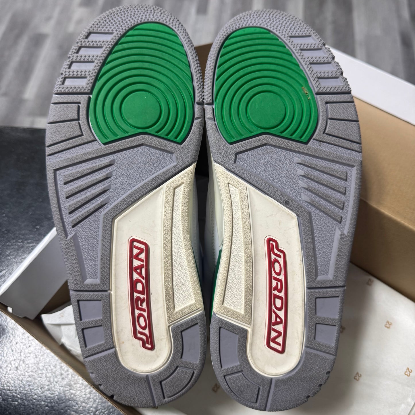 Jordan 3 Lucky Green / Preowned