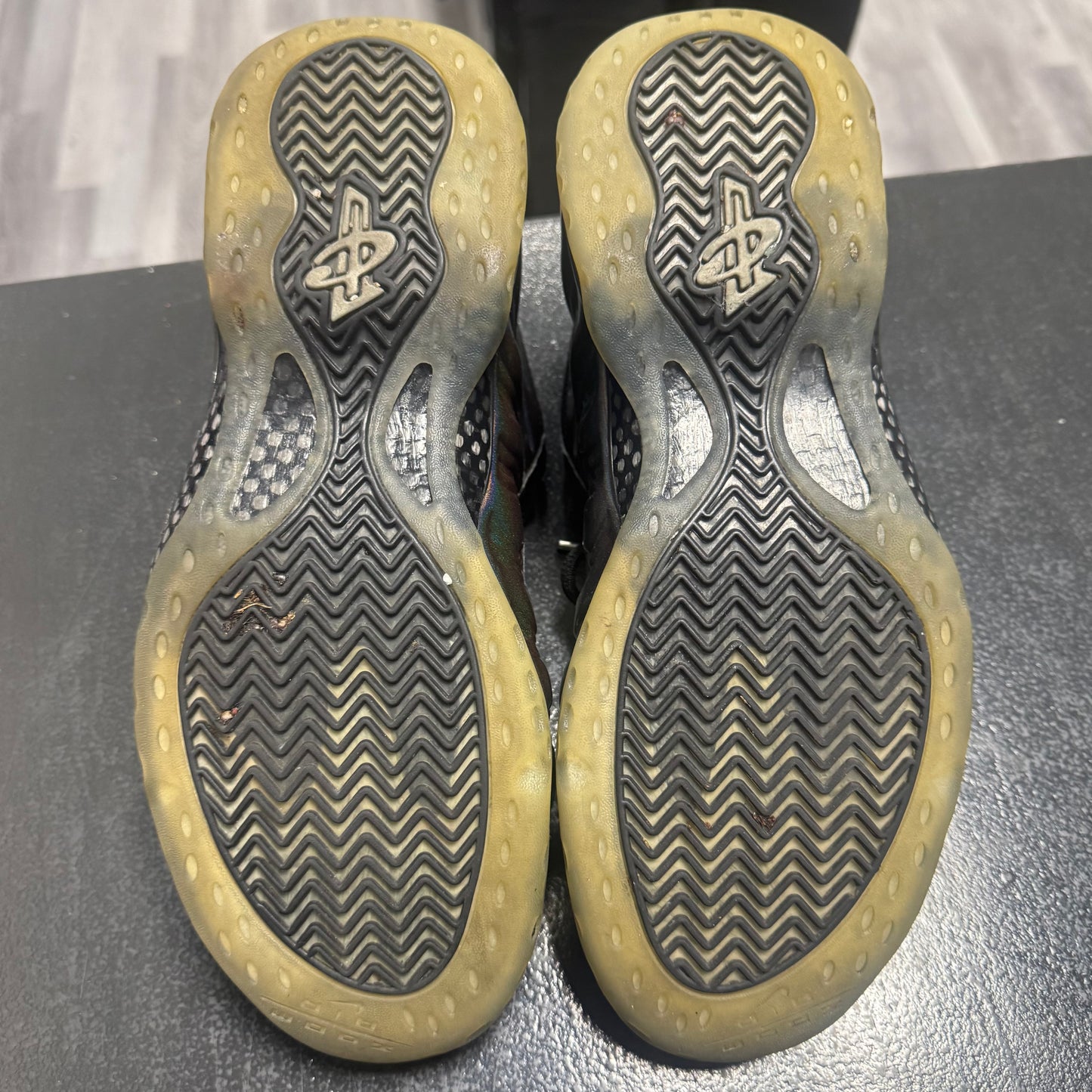 Nike Air Foamposite One Hologram / Preowned