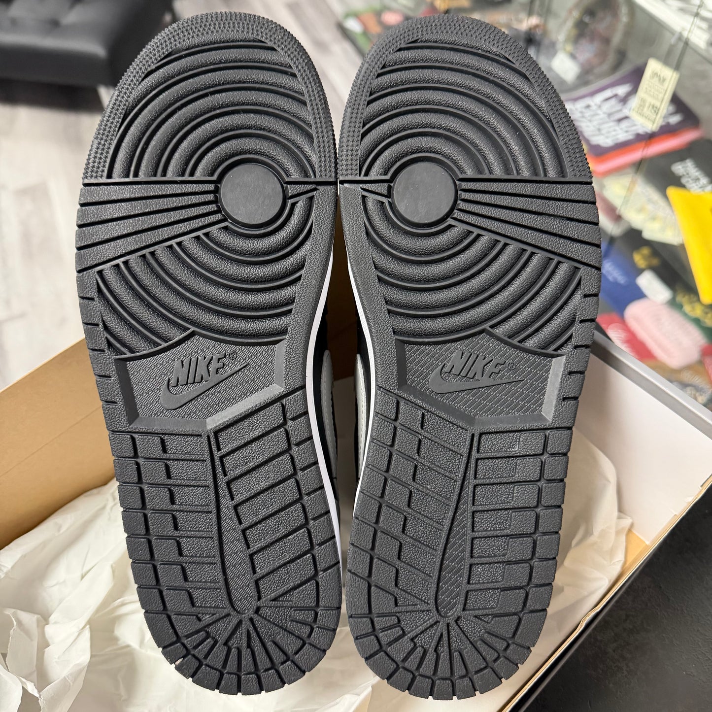 Jordan 1 Low Shadow (2024) / Preowned